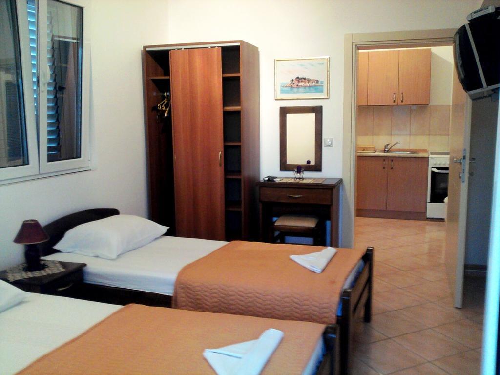 Oaza Guest House Sveti Stefan Room photo